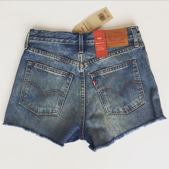 New Levi’s High Rise Wedgie Short - Picture 2 of 8